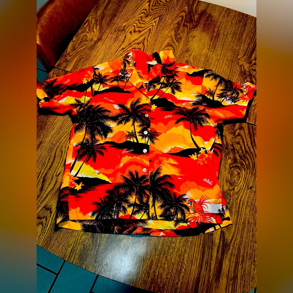 Mens vtg 60’s authentic polyester Hawaiian shirt size small